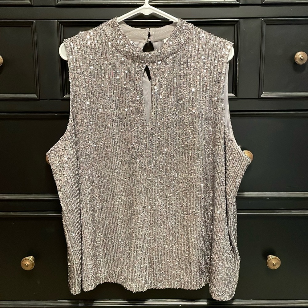 Keyhole Silver Sequin Tank Shell - Calvin Klein - 1X